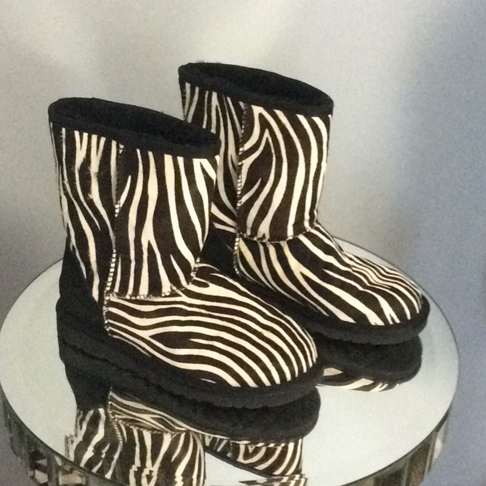 Ladies Uggs zebra boots new